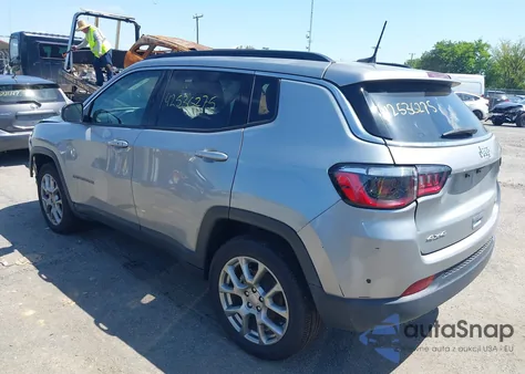 2022 Jeep Compass Latitude Lux 4X4 from USA, damaged, VIN 3C4NJDFB4NT181195